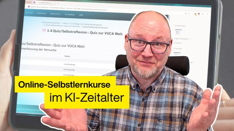 Mann mit Brille und kariertem Hemd hält ein Tablet mit Online-Selbstlernkurs im KI-Zeitalter und lächelt in die Kamera.